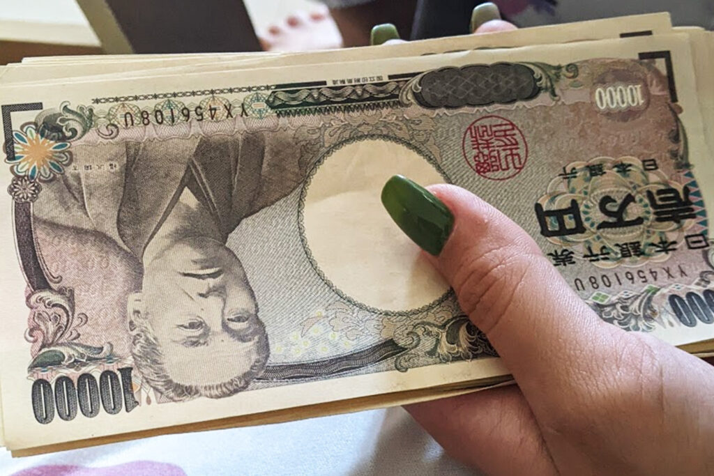 元ゴーゴー嬢のタイ嫁に暗証番号を教えたクレカを渡したら毎月支払い地獄だったの記事のアイキャッチ写真